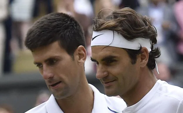 Novak Djokovic y Roger Federer. /AFP