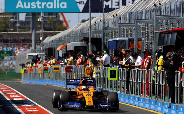 Carlos Sainz, con el McLaren, en el pasado Gran Premio de Australia en 2019./EFE