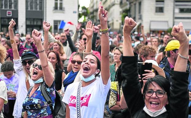 Protestas en Nantes contra las medidas anticovid del Gobierno. /afp