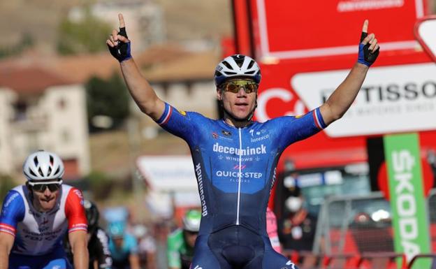 Fabio Jakobsen celebra su victoria en la cuarta etapa de la Vuelta a España. /EFE