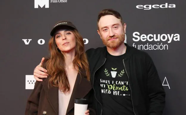 Leticia Dolera y Manuel Burque, ayer en el Festival Iberseries Platino Industria, donde presentaron la nueva temporada de 'Vida perfecta'./RC