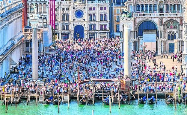 Plaza de San Marcos y el Gran Canal de Venecia./