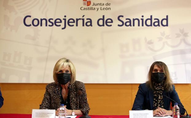 Las consejeras de Sanidad y Educación, Verónica Casado y Rocío Lucas, respectivamente, firman un convenio de colaboración con las universidades públicas de Castilla y León./cACHO