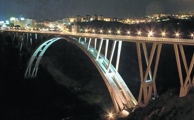 El puente es la principal vía de acceso a Catanzaro y un símbolo de la ciudad. /DI FPULLANO