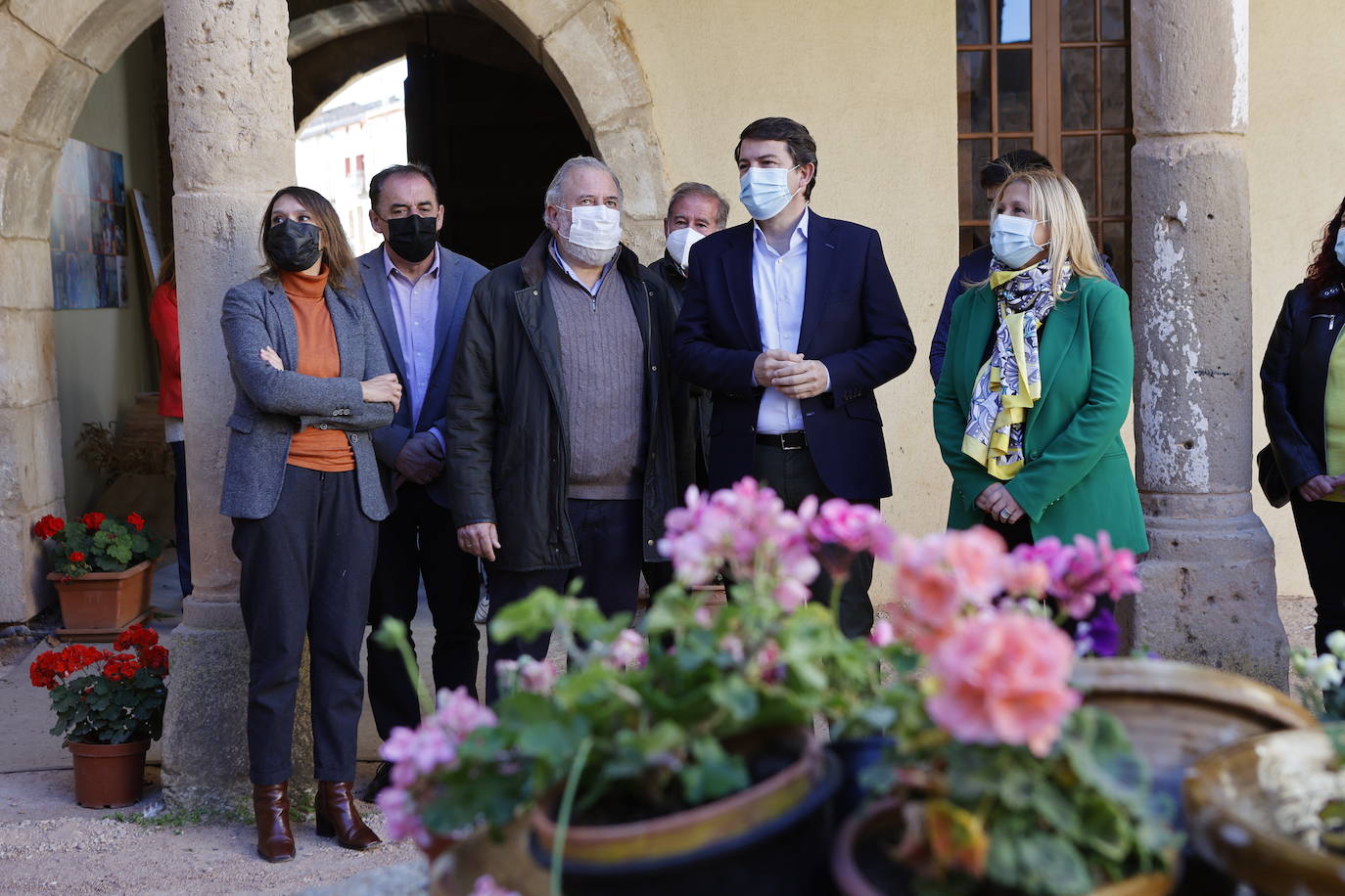 Fotos: El presidente de la Junta visita el castillo de Monteagudo de las  Vicarías | leonoticias