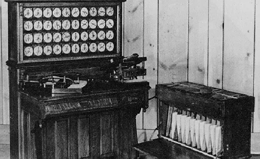 La máquina tabuladora inventada por Herman Hollerith./IBM