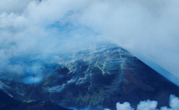 Vista del volcán de Cumbre Vieja este sábado./Reuters