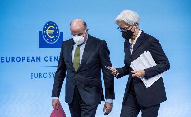 Christine Lagarde, presidenta del BCE, junto al vicepresidente Luis de Guindos. /efe