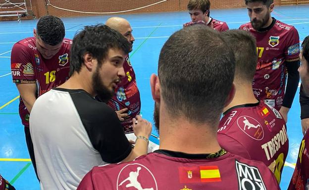 The Leon team remains at the top of the table, where they will try to continue adding points this Saturday at La Robla./