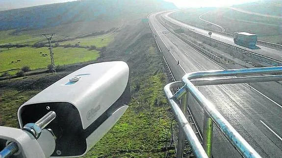 6 cámaras de la DGT en carreteras de León vigilar el uso del cinturón ya funcionan aunque aún no | leonoticias